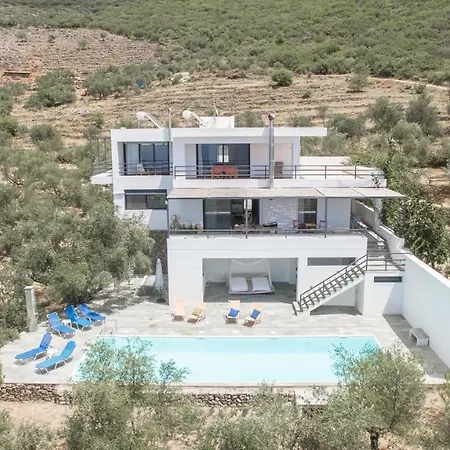 Myria וילה קלמאטה